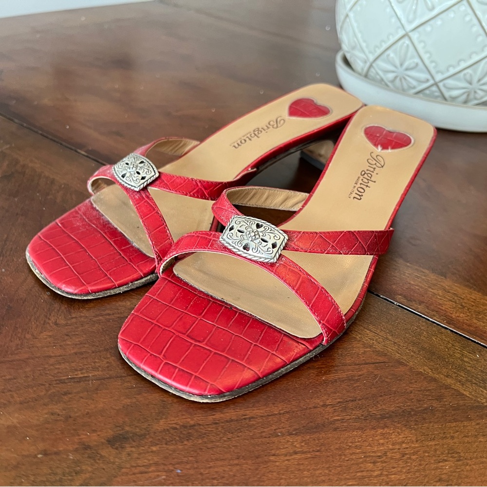 Brighton Kiki Red Alligator Stamped Leather Jeweled Kitten Heels Sandals size 8